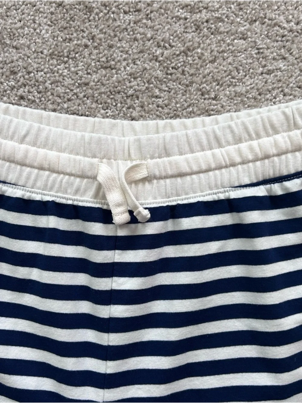 J. Crew Women’s Medium Striped Mariner Jersey Shorts Navy Blue White Drawstring - Picture 4 of 7